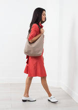 Load image into Gallery viewer, Pretty Grooming Bag