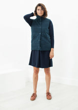 Load image into Gallery viewer, Ludo Vest in Marine
