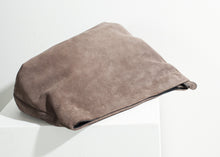 Load image into Gallery viewer, Fantasma Bag in Mud
